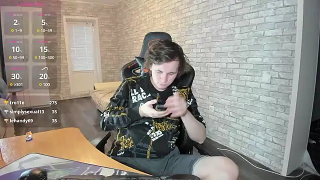 iliaskrislove online show from March 16, 1:38 pm