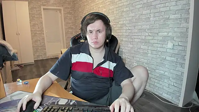 iliaskrislove online show from March 20, 8:29 pm