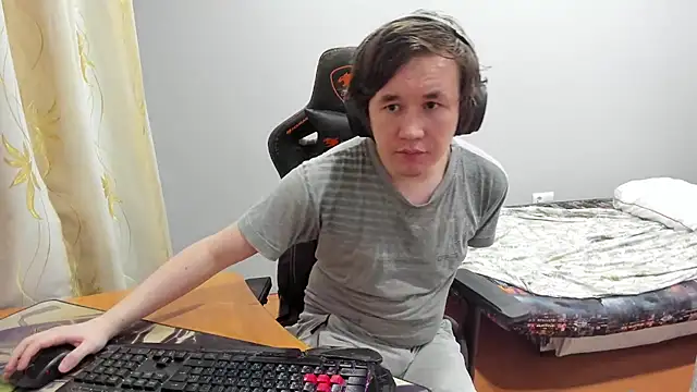 iliaskrislove online show from September 18, 3:47 pm