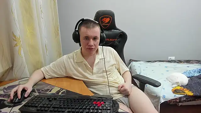 iliaskrislove online show from October 3, 4:15 pm