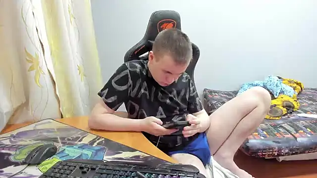 iliaskrislove online show from October 7, 3:20 pm