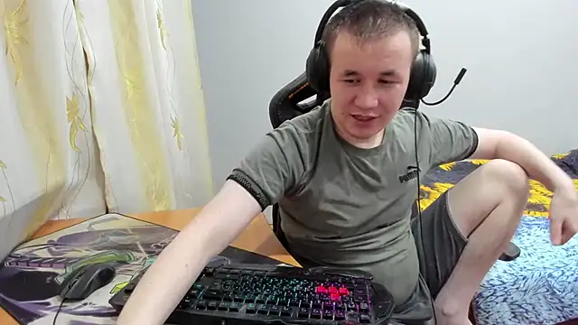 iliaskrislove online show from October 19, 6:08 pm