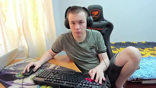 iliaskrislove online show from October 20, 6:14 am