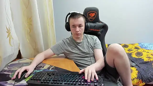 iliaskrislove online show from October 31, 2:34 am