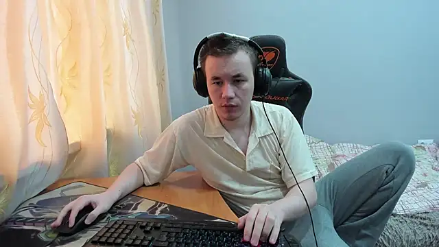 iliaskrislove online show from November 4, 6:34 am