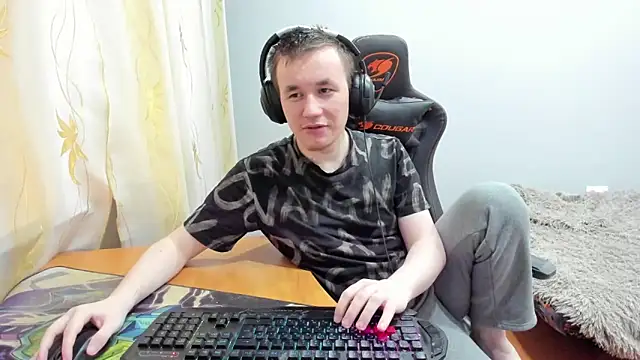 iliaskrislove online show from November 9, 12:14 pm