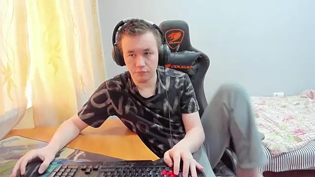 iliaskrislove online show from November 21, 7:29 am