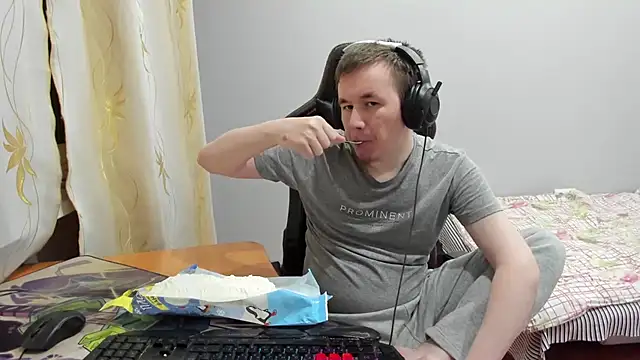 iliaskrislove online show from November 28, 10:56 pm