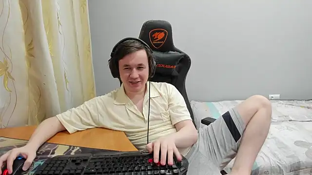 iliaskrislove online show from March 29, 9:04 pm