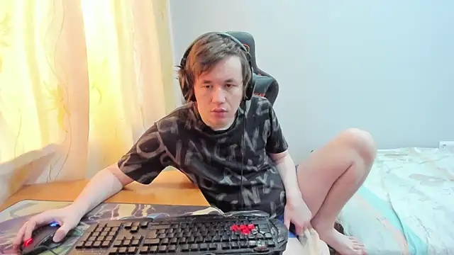 iliaskrislove online show from April 10, 7:24 am