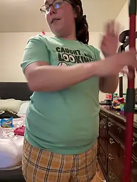 Snapshot of FreakNastyLacie chatting on February 13, 12:02 am FreakNastyLacie online show from February 13, 12:02 am