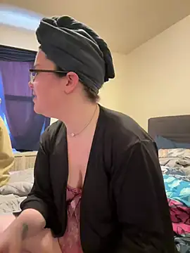 Snapshot of FreakNastyLacie chatting on February 14, 1:08 pm FreakNastyLacie online show from February 14, 1:08 pm