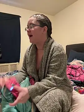 Snapshot of FreakNastyLacie chatting on February 16, 4:21 pm FreakNastyLacie online show from February 16, 4:21 pm