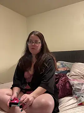 Snapshot of FreakNastyLacie chatting on February 21, 4:29 am FreakNastyLacie online show from February 21, 4:29 am