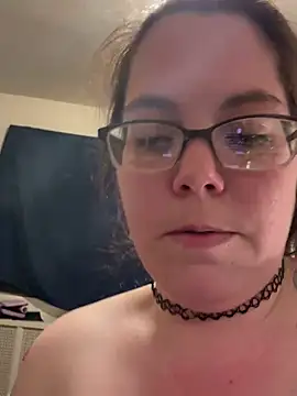 Snapshot of FreakNastyLacie chatting on March 6, 12:32 am FreakNastyLacie online show from March 6, 12:32 am