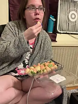 Snapshot of FreakNastyLacie chatting on March 16, 1:28 am FreakNastyLacie online show from March 16, 1:28 am