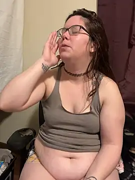 Snapshot of FreakNastyLacie chatting on March 17, 2:19 am FreakNastyLacie online show from March 17, 2:19 am