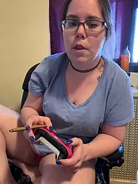 Snapshot of FreakNastyLacie chatting on March 18, 9:43 pm FreakNastyLacie online show from March 18, 9:43 pm