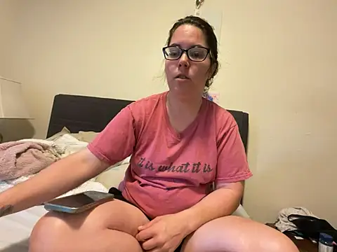 Snapshot of FreakNastyLacie chatting on October 7, 3:20 pm FreakNastyLacie online show from October 7, 3:20 pm