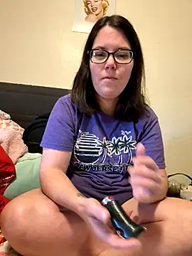 Snapshot of FreakNastyLacie chatting on November 1, 8:55 pm FreakNastyLacie online show from November 1, 8:55 pm