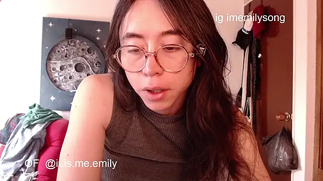 Snapshot of emily_pearl_ chatting on March 15, 8:15 pm emily pearl online show from March 15, 8:15 pm