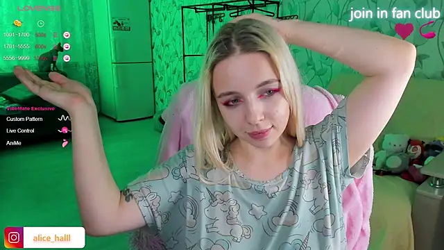 Alice Halle online show from December 2, 3:47 pm