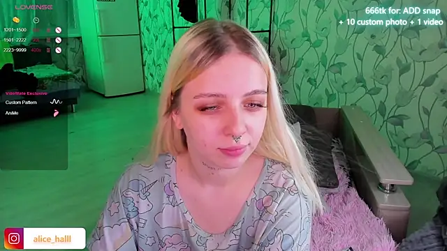 Alice Halle online show from January 4, 9:20 pm