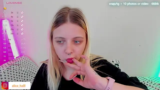 Alice Halle online show from February 4, 8:49 pm