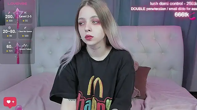 Alice Halle online show from October 20, 2:45 am