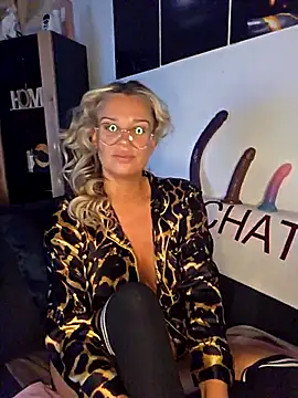 SpicyVicky online show from September 26, 4:49 am