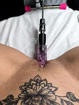 Snapshot of Linalicious chatting on January 14, 8:09 am Linalicious online show from January 14, 8:09 am