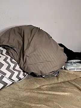 Snapshot of Linalicious chatting on February 25, 6:56 am Linalicious online show from February 25, 6:56 am