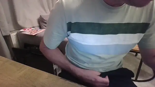 Snapshot of Michealtje85 chatting on December 18, 8:48 pm Michealtje85 online show from December 18, 8:48 pm