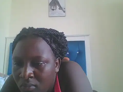 Snapshot of Heavy_ass chatting on February 18, 9:43 am Heavy ass online show from February 18, 9:43 am