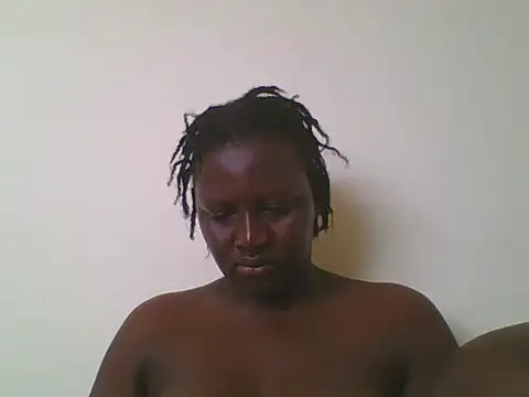 Snapshot of Heavy_ass chatting on October 16, 7:42 am Heavy ass online show from October 16, 7:42 am