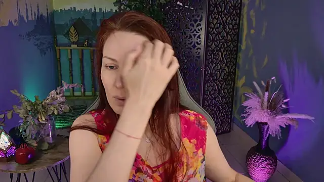 VandaRossi online show from October 10, 5:50 am