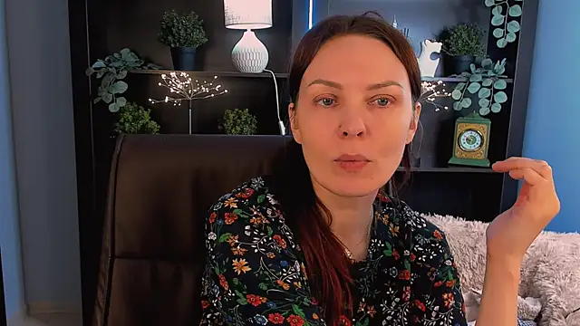 VandaRossi online show from November 15, 9:50 am