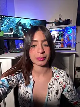 Snapshot of samantha_evans2 chatting on March 23, 5:00 am samantha evans2 online show from March 23, 5:00 am