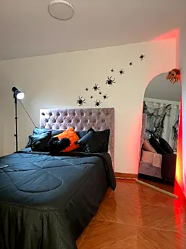 Snapshot of samantha_evans2 chatting on October 24, 11:12 pm samantha evans2 online show from October 24, 11:12 pm