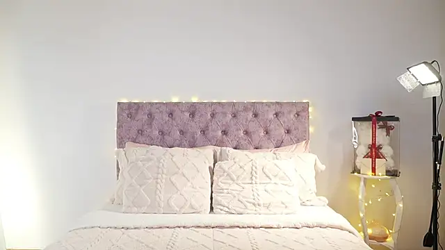 samantha evans2 online show from February 18, 12:06 am