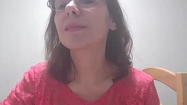 Snapshot of HollyJewel chatting on February 10, 7:28 pm HollyJewel online show from February 10, 7:28 pm