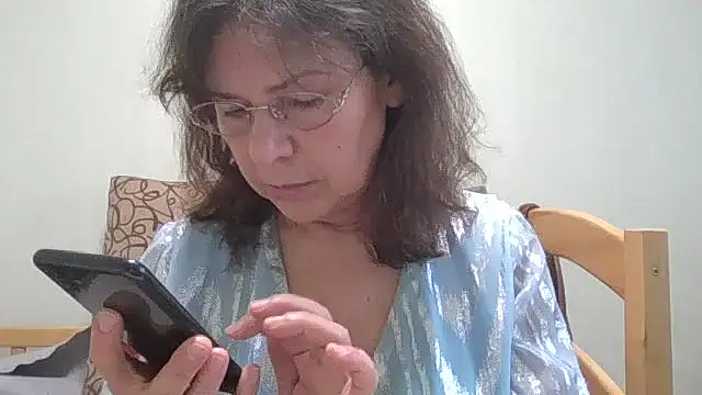 HollyJewel online show from February 27, 12:49 pm