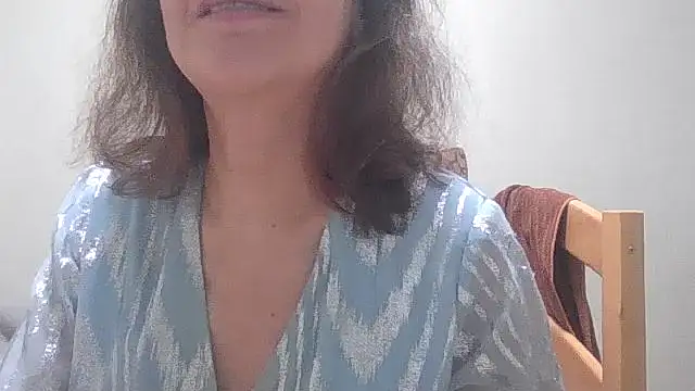 HollyJewel online show from March 18, 5:27 pm