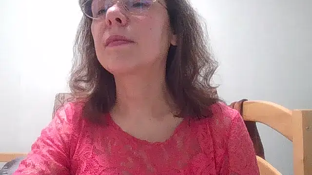 HollyJewel online show from April 17, 4:10 pm