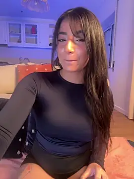 ZoeZayd online show from April 12, 6:13 pm