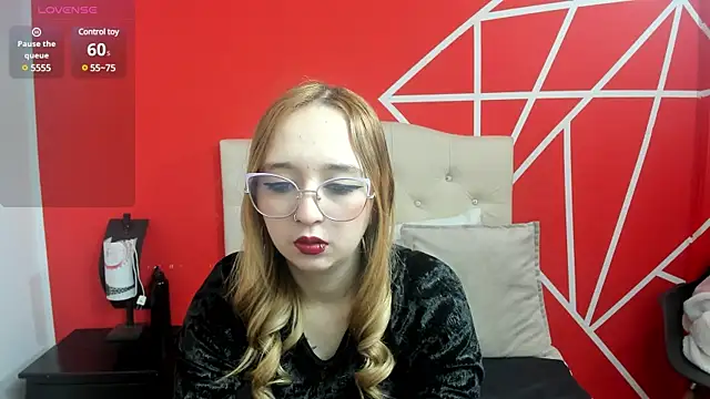 Snapshot of Liaroberts1 chatting on January 10, 12:04 pm Liaroberts1 online show from January 10, 12:04 pm