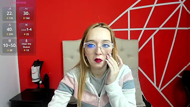 Snapshot of Liaroberts1 chatting on January 14, 12:03 pm Liaroberts1 online show from January 14, 12:03 pm