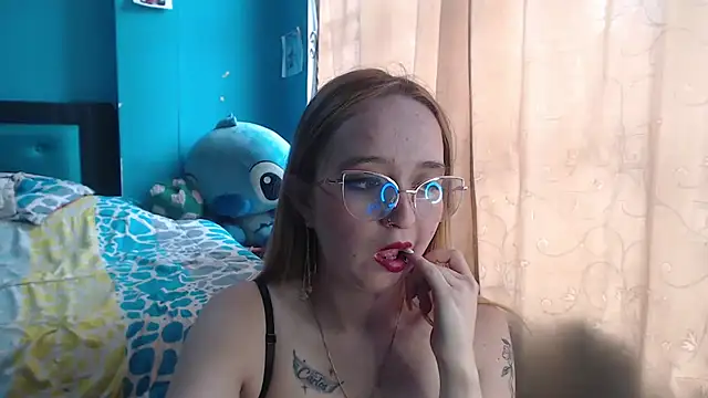 Snapshot of Liaroberts1 chatting on January 30, 6:10 pm Liaroberts1 online show from January 30, 6:10 pm