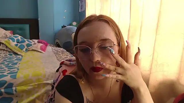 Snapshot of Liaroberts1 chatting on February 8, 3:10 pm Liaroberts1 online show from February 8, 3:10 pm