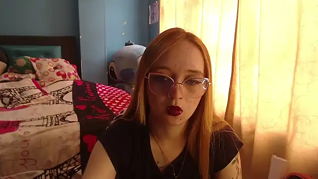 Snapshot of Liaroberts1 chatting on February 12, 3:16 pm Liaroberts1 online show from February 12, 3:16 pm